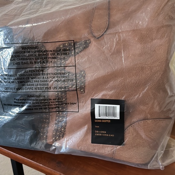 Frye Sienna Shopper - Picture 8 of 9